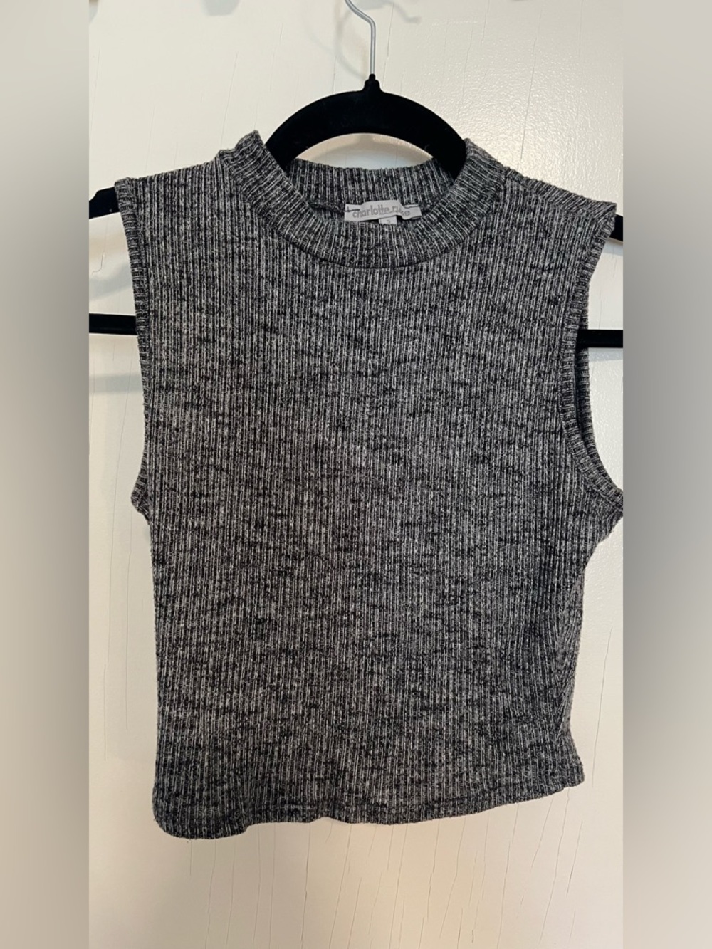 Charlotte Russe Sleeveless Cropped Ribbed Mock Neck Top in Gray Sz S